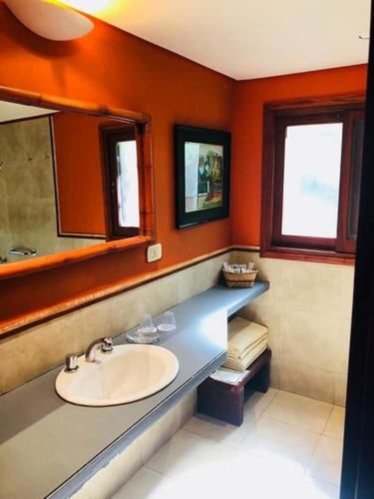 Raices Amambai Lodges Puerto Iguazu Bagian luar foto