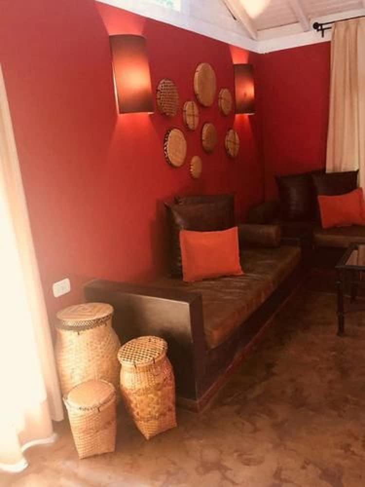 Raices Amambai Lodges Puerto Iguazu Bagian luar foto