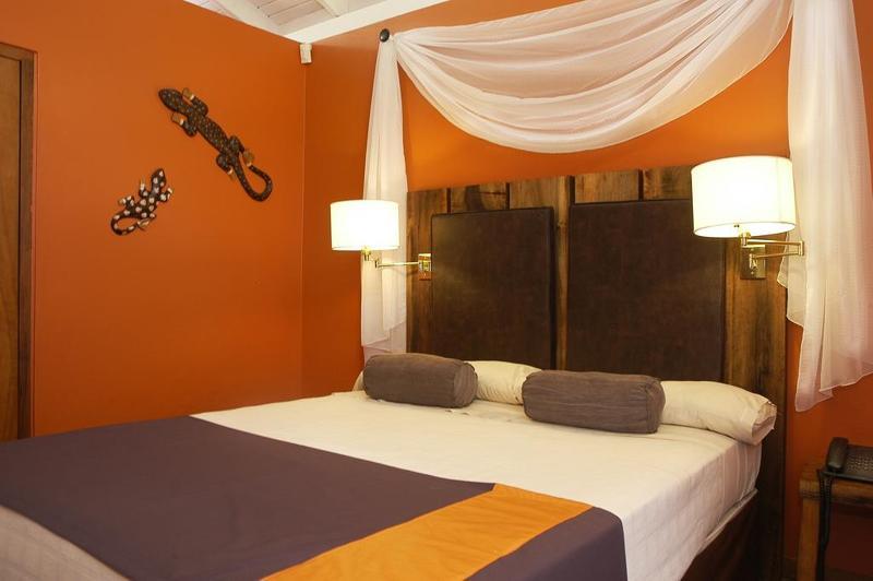 Raices Amambai Lodges Puerto Iguazu Bagian luar foto