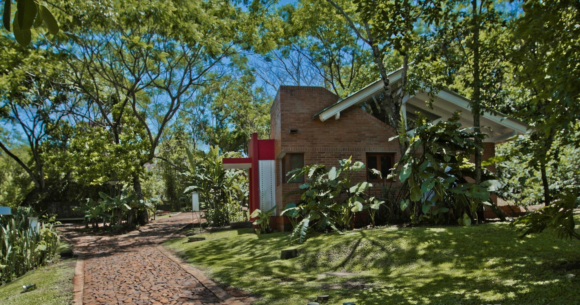Raices Amambai Lodges Puerto Iguazu Bagian luar foto